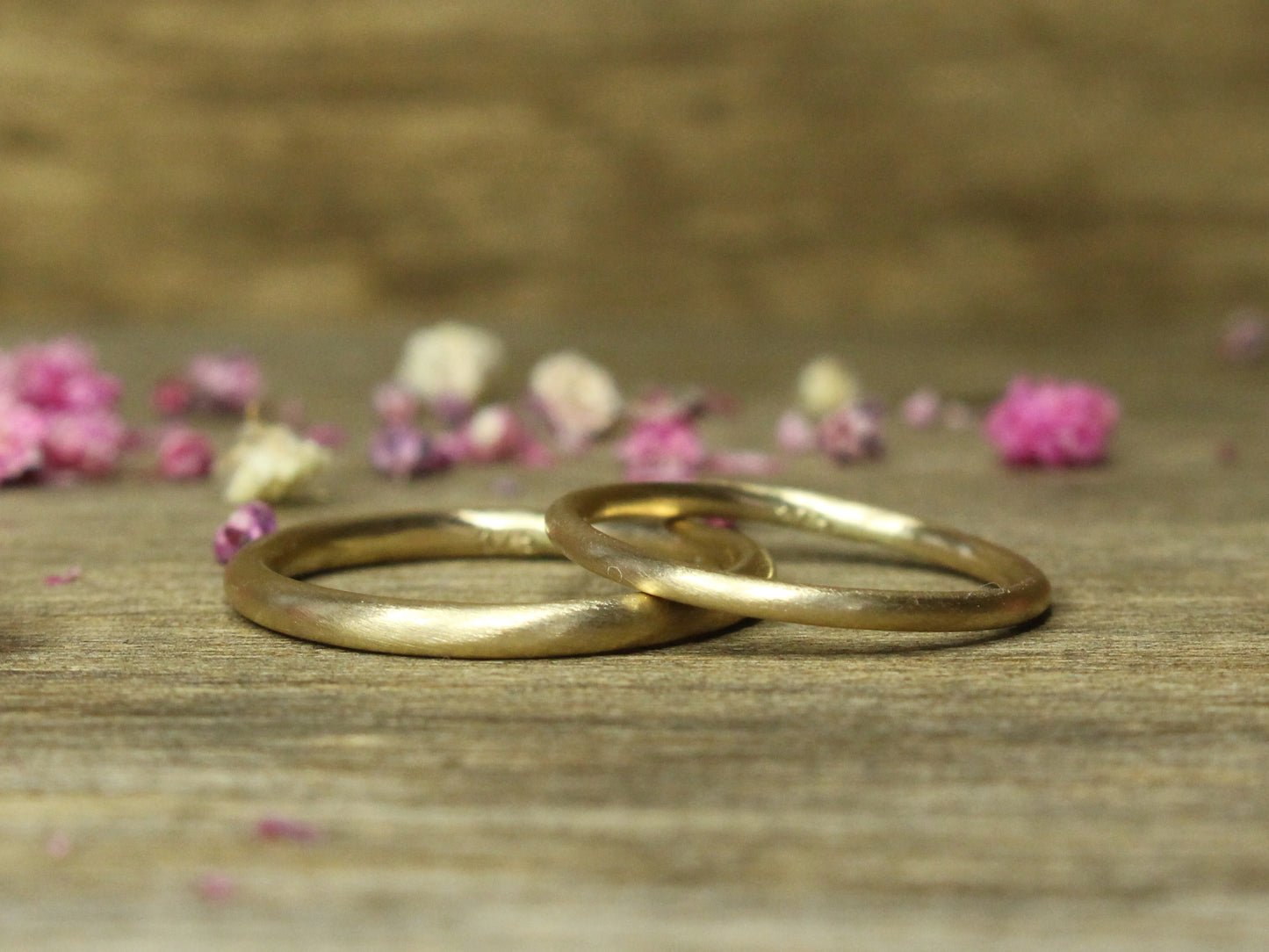 Round Wedding Band Set of Two in Solid Gold