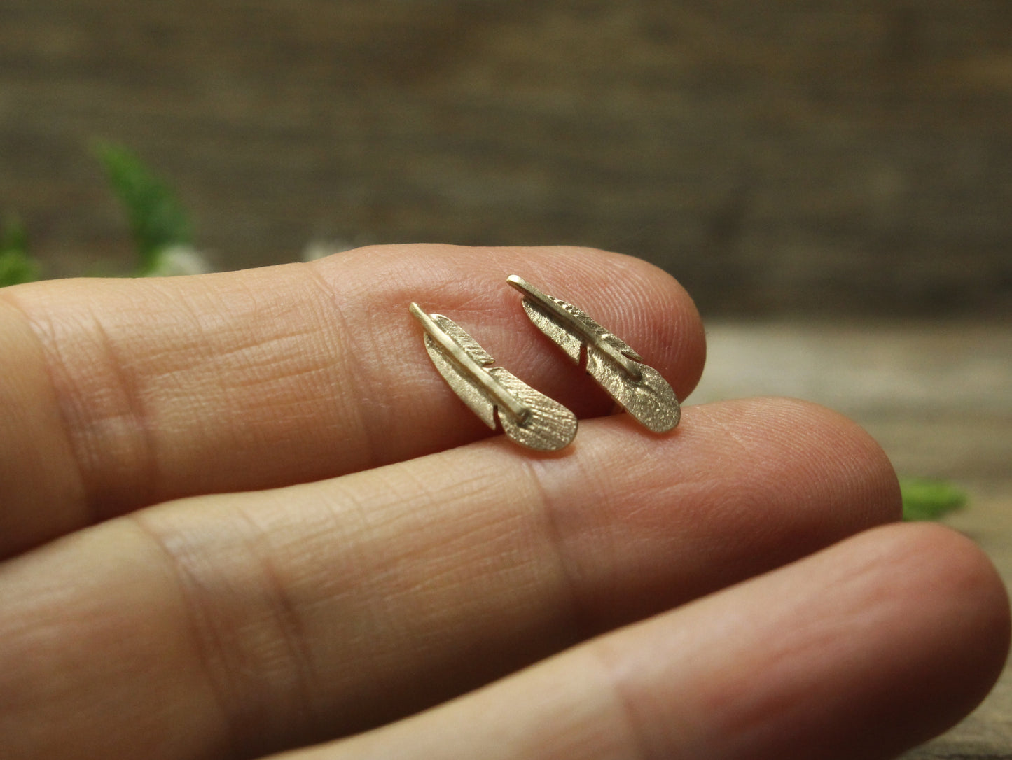 Feather Stud Earrings in 9ct Yellow Gold