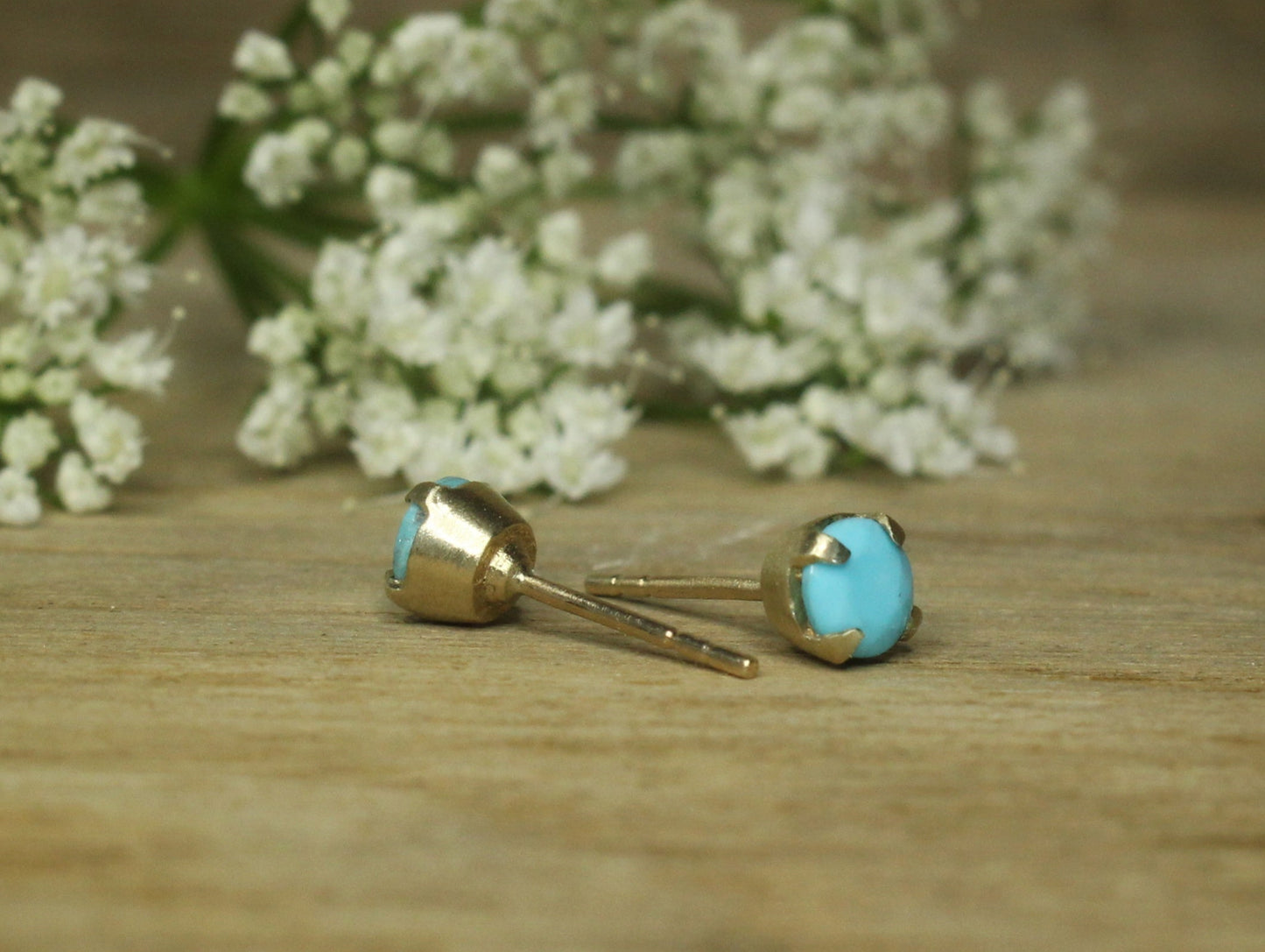 Turquoise Prong Stud Earrings in 9ct Gold