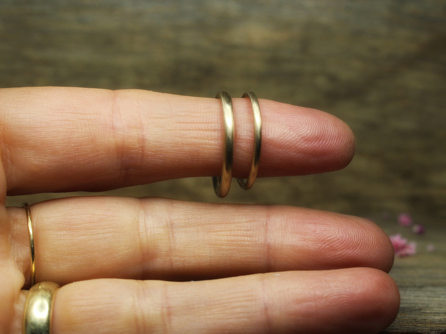 Round Wedding Band Set of Two in Solid Gold