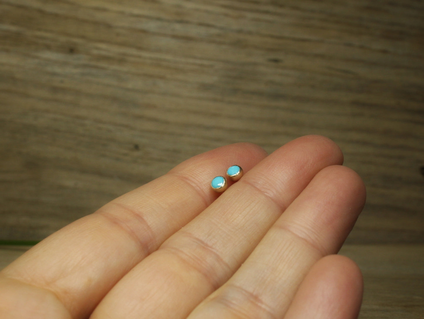 Turquoise Stud Earrings in 9ct Gold