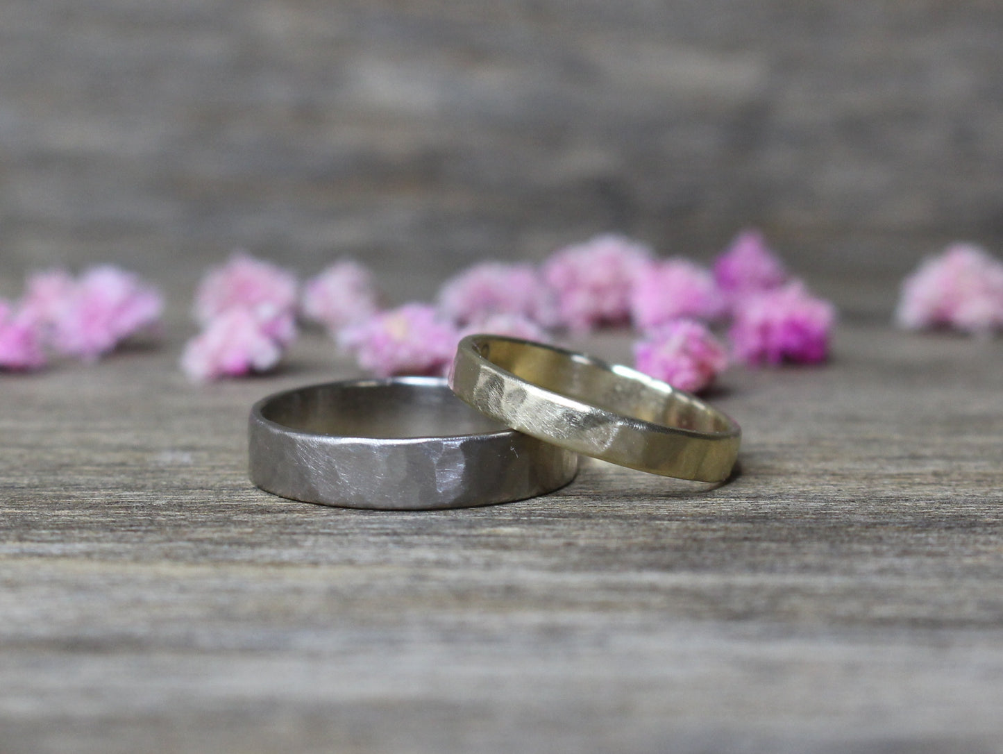 Hammered Flat Band in Solid White Gold