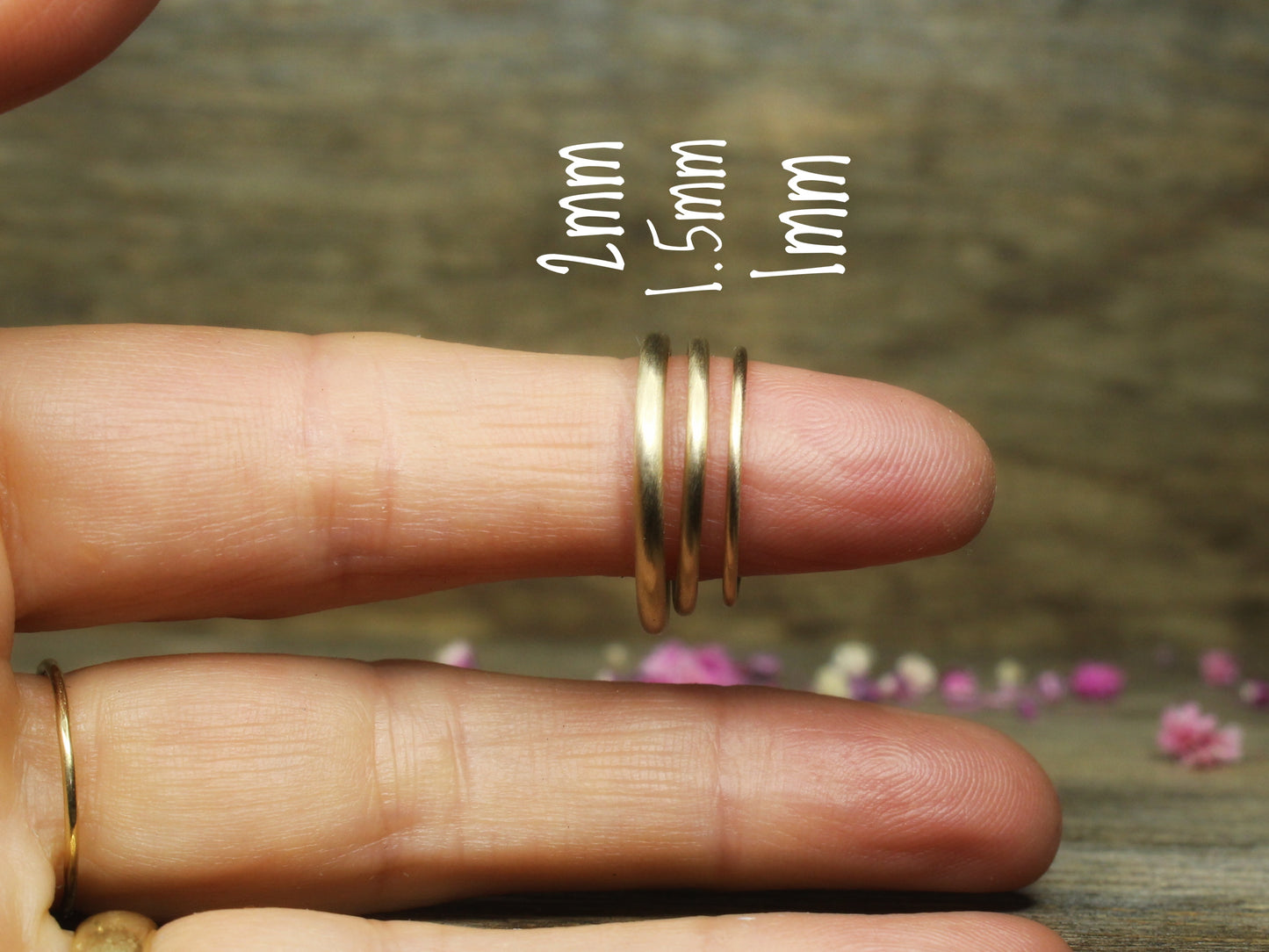 Frosted Round Band in 9ct or 14ct or 18ct Gold