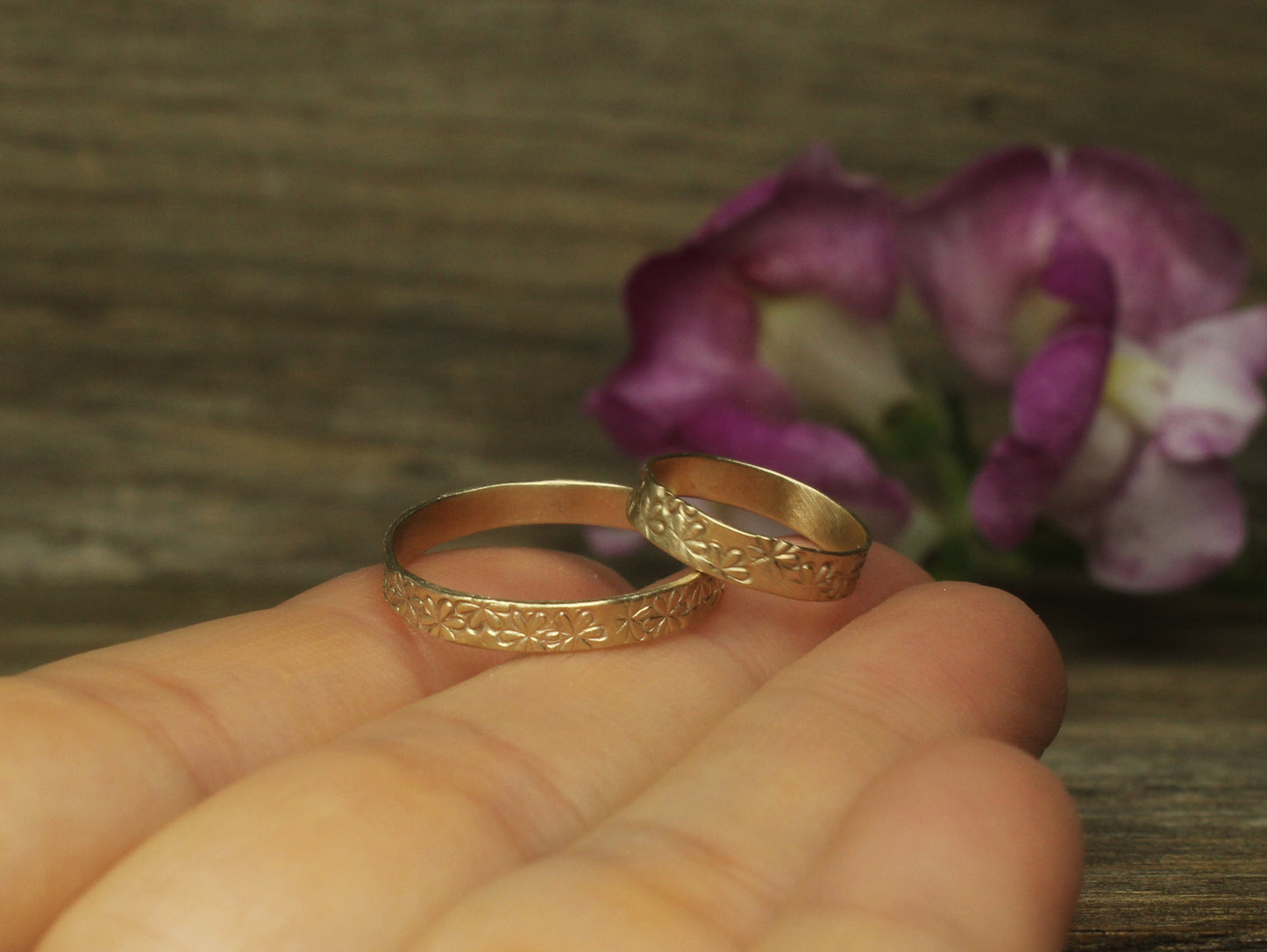 Daisy Band in 9ct or 14ct or 18ct Solid Gold