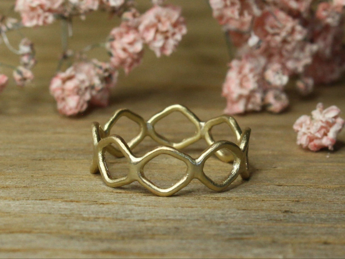Serenity Ring in 8ct or 14ct or 18ct Solid Gold