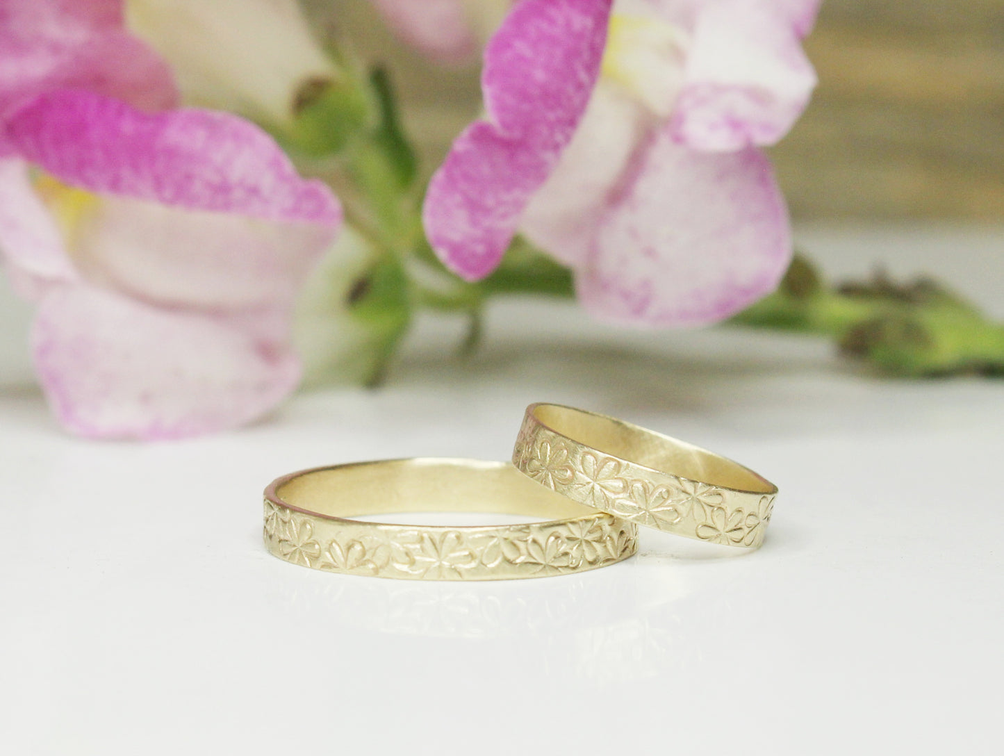Daisy Band in 9ct or 14ct or 18ct Solid Gold