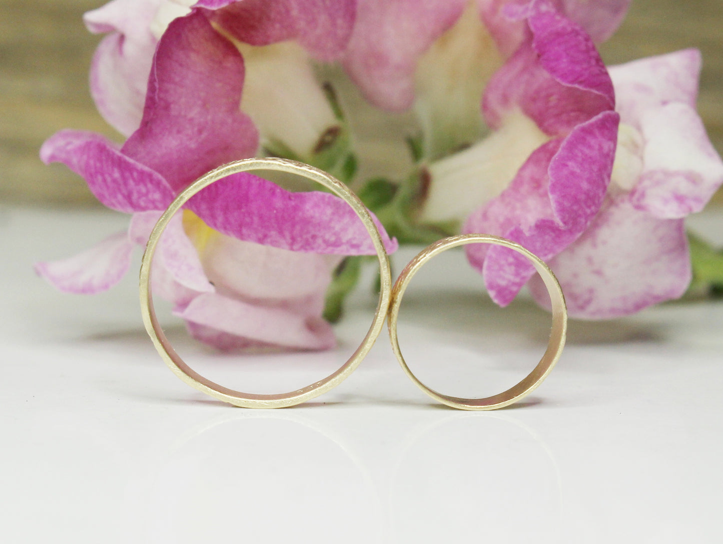 Daisy Band in 9ct or 14ct or 18ct Solid Gold