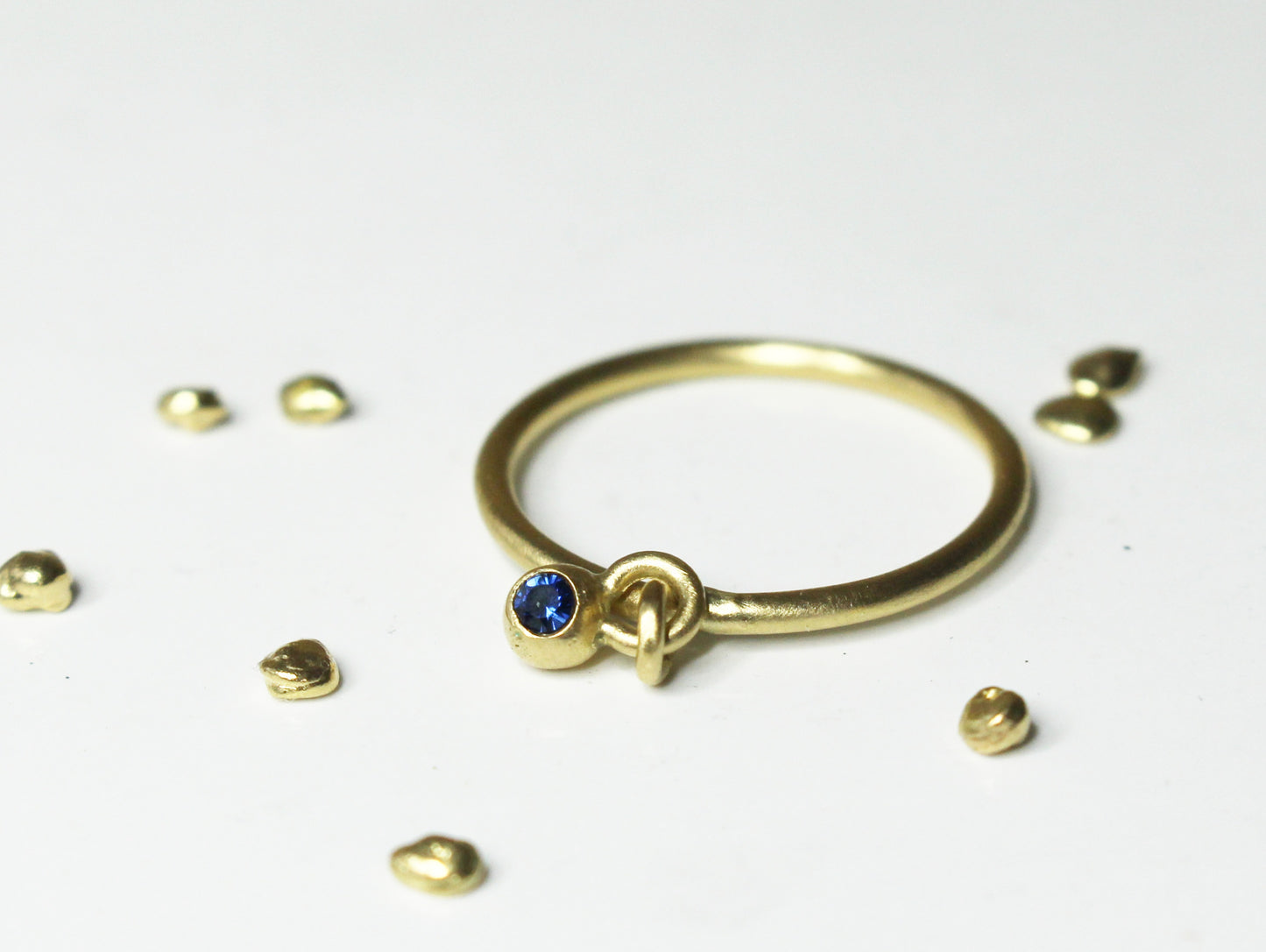 Bonbon Ring in Solid Gold with Fair Trade Gem