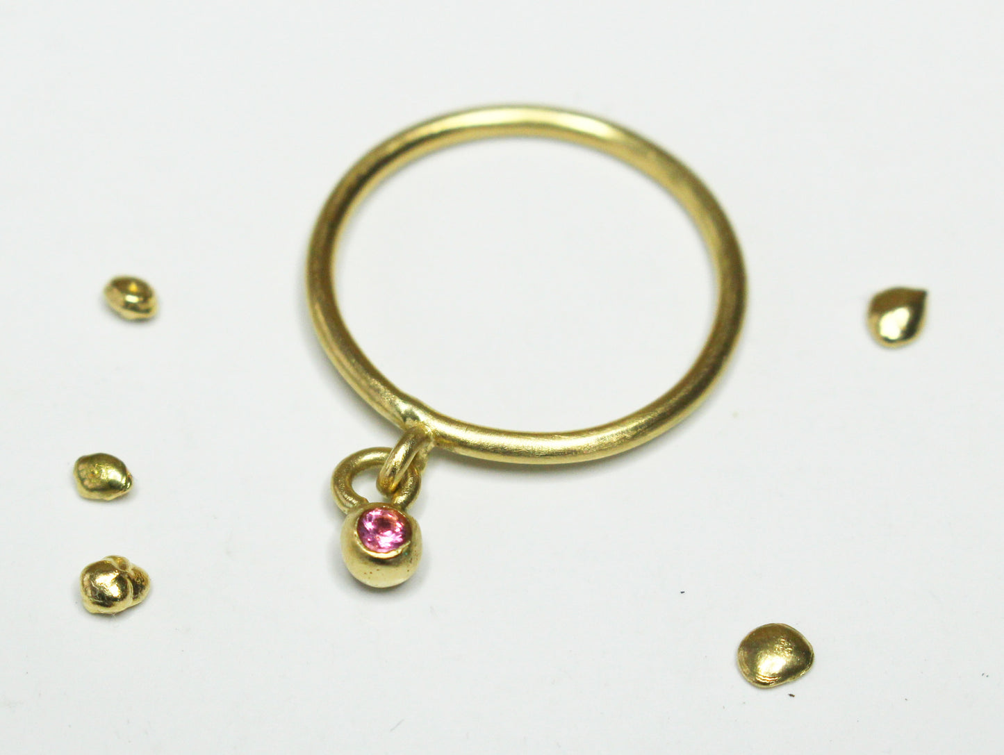 Bonbon Ring in Solid Gold with Fair Trade Gem