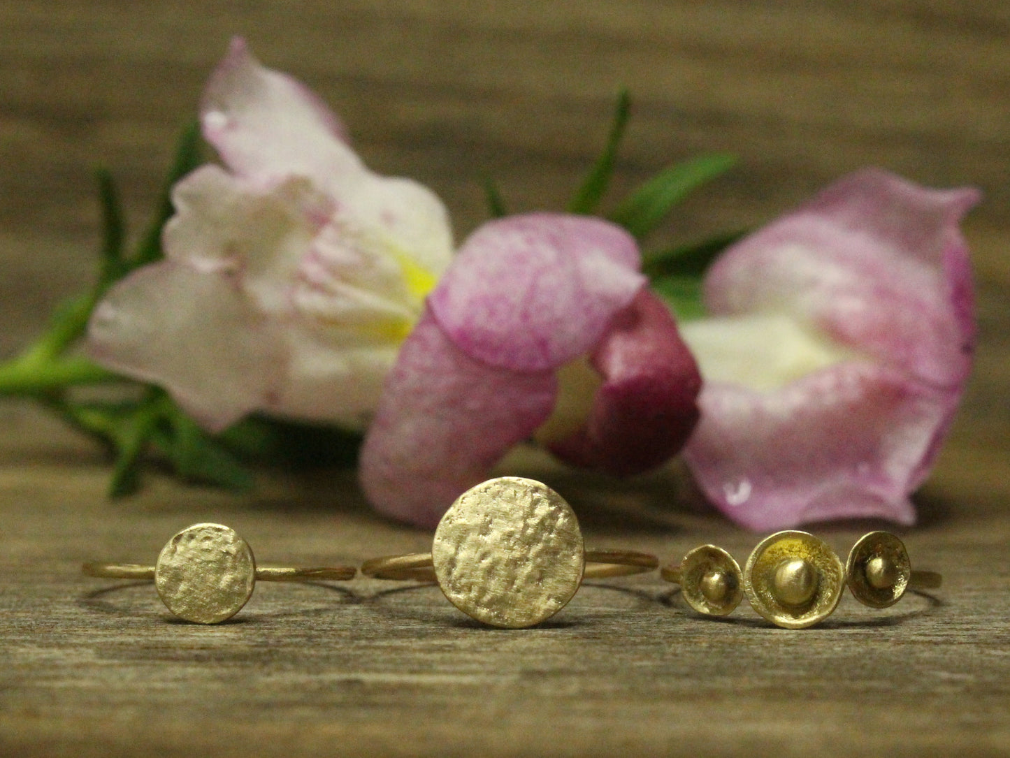 Lunae Ring in 9ct or 14ct or 18ct Gold