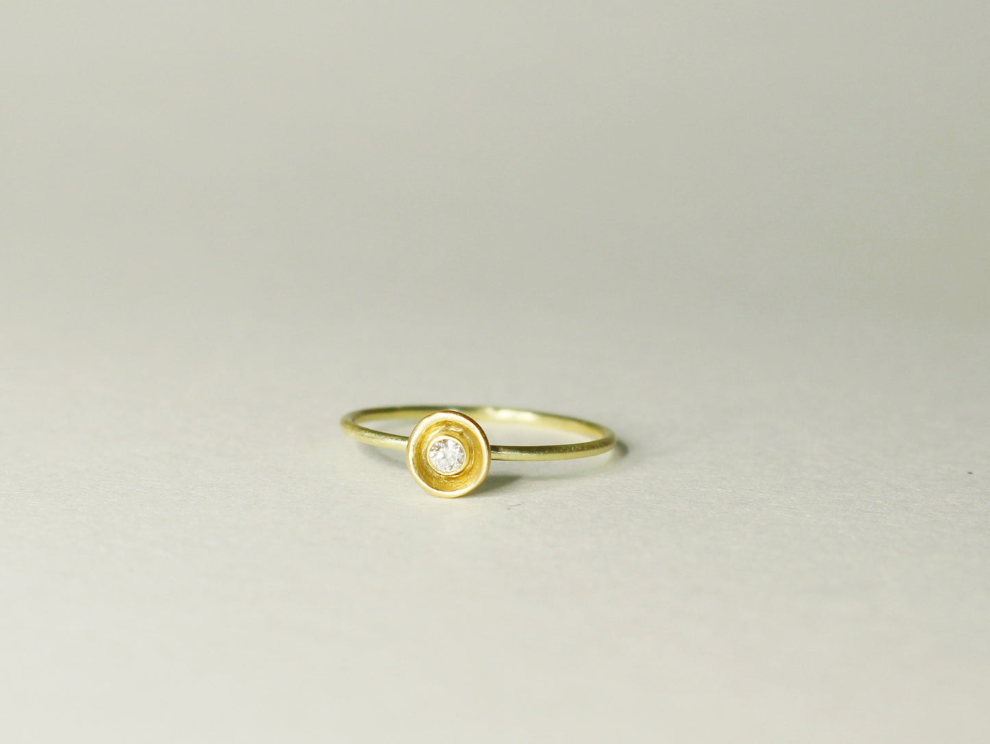 Sweetheart Ring in Solid Gold with Ethical Diamond