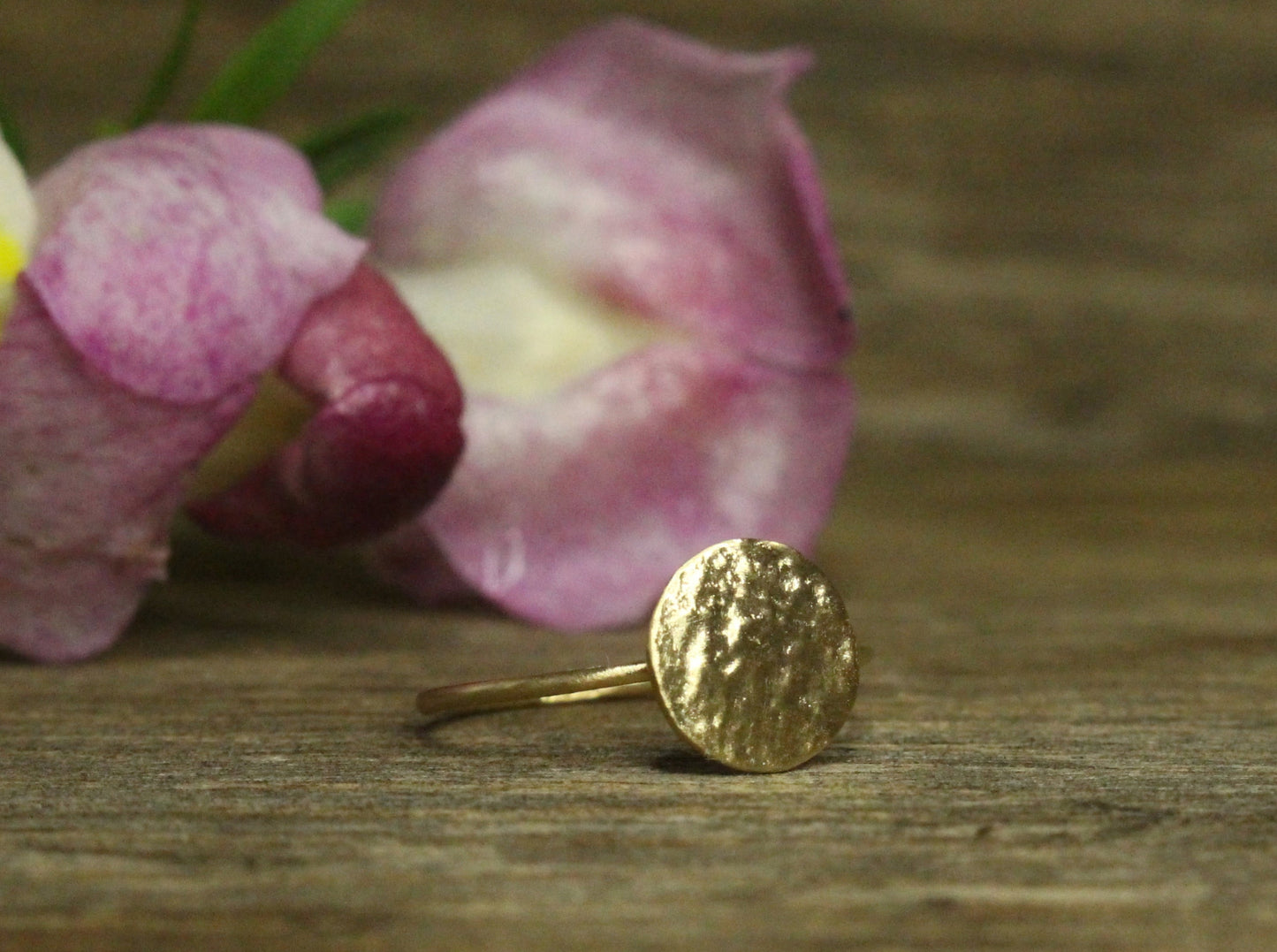 Lunae Ring in 9ct or 14ct or 18ct Gold