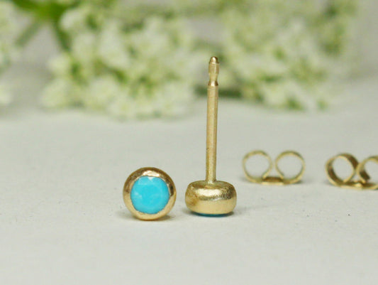 Turquoise Stud Earrings in 9ct Gold