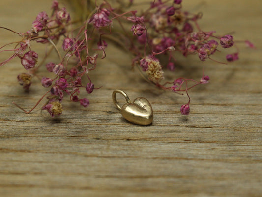 Wild Heart Pendant in Solid Gold