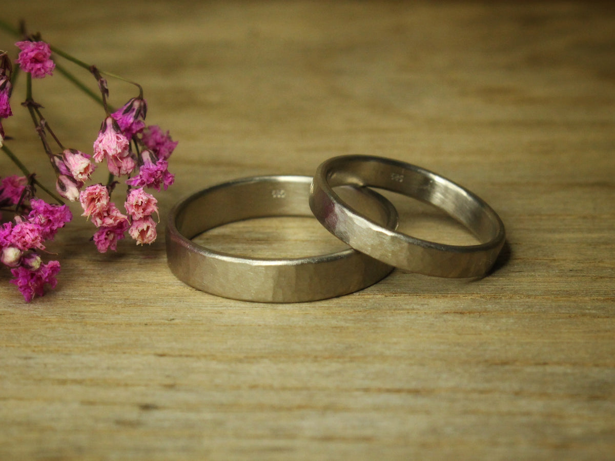 Hammered Flat Band in Solid White Gold